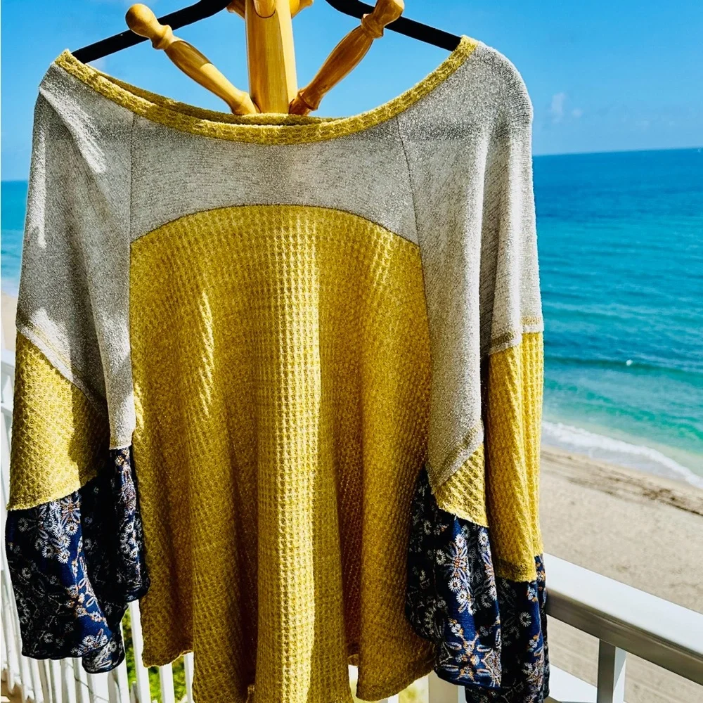 HUMMINGBIRD Yellow and Gray waffle lightweight Knit top - Picture 4 of 7